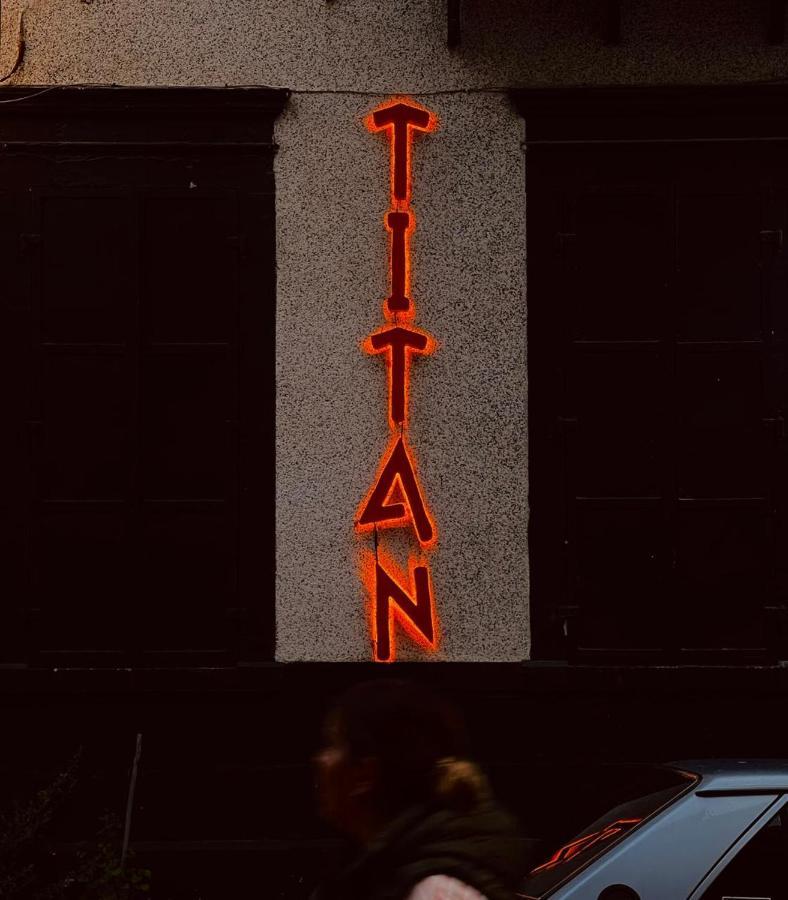 Titan House Vandrehjem Izmir Eksteriør billede